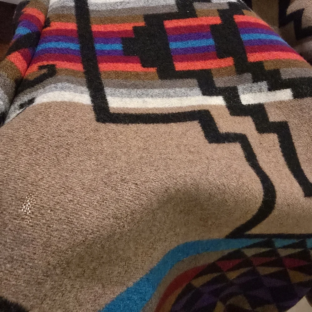 Pendleton Sophisticates Wool Navajo Bomber Beige Black Red Blue‎ Size Large